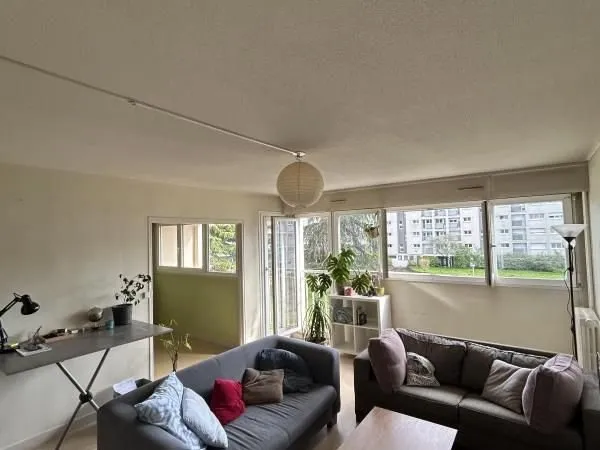 Chambre 4 pièces 93 m²