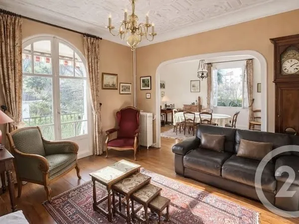 Maison 6 pièces 215 m²