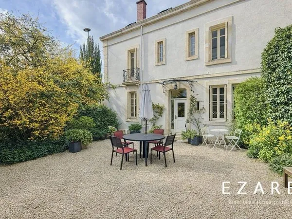 Maison 8 pièces 215 m²