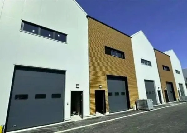 MY TRANSAC - A LOUER cellule d'activité avec entrepôt et bureaux possibles de 175m² au sein d'un par