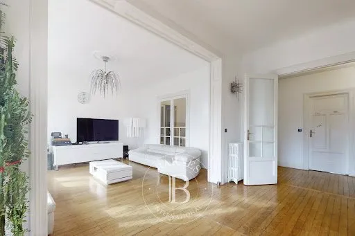 Appartement 7 pièces 224 m²