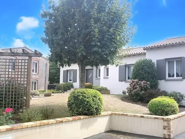 Maison 6 pièces 196 m²