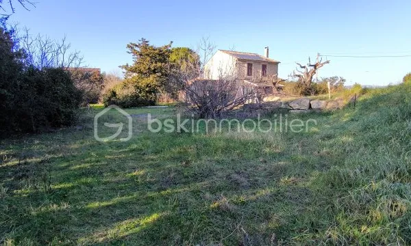 Terrain 350 m²