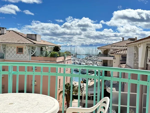 PORT FREJUS Appartement 2 pièces 49m2 env