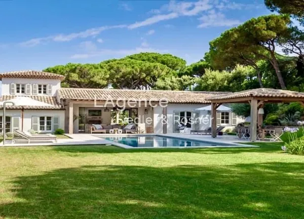 REF 110 : LOCATION - VILLA - LES PARCS DE SAINT-TROPEZ