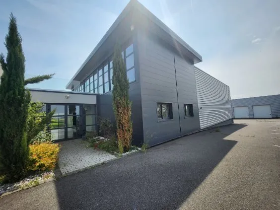 Local d’activité et entrepôt Location Saint-Symphorien-sur-Coise   7200€