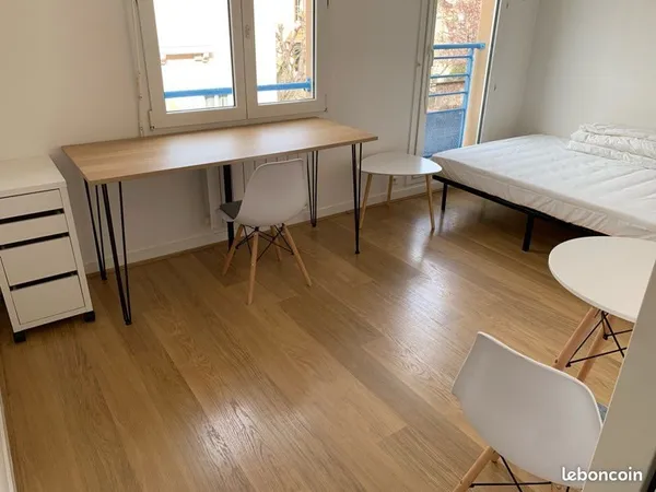 Studio meublé 20m2, écoles et facultés, centre ville