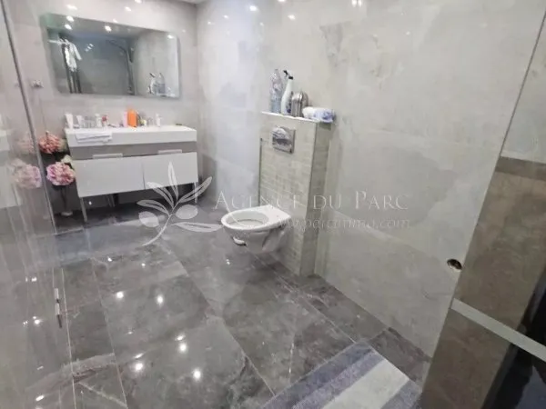 Mougins villa au calme