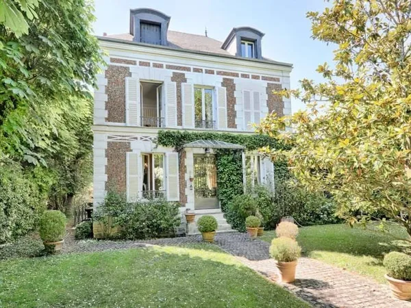 Maison 8 pièces 200 m²