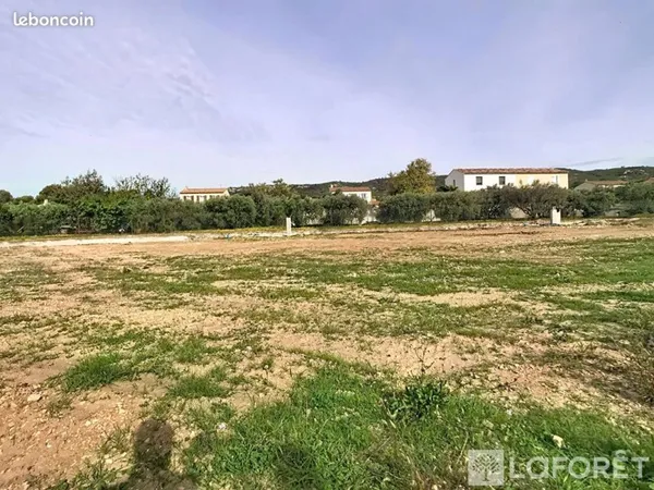 Terrain 421 m² LA FARE LES OLIVIERS
