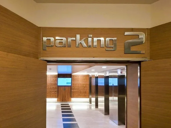 PLACE DE PARKING PREMIUM, DANS PARKING SURVEILLÉ 24h/24h
