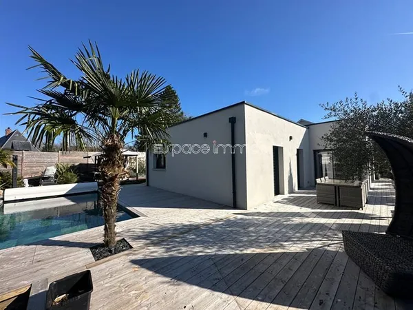 Magnifique maison moderne de 2019 avec piscine, jardin et garage - Montville - 7 pièces - 123 m²