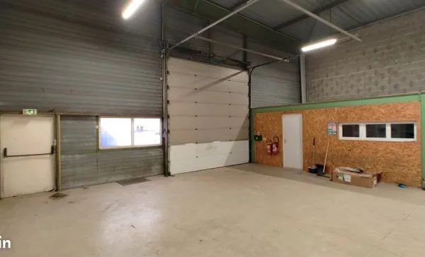 Local Entrepôt 200m² - Beaupréau