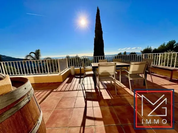 Villa 8 pièces 285 m²