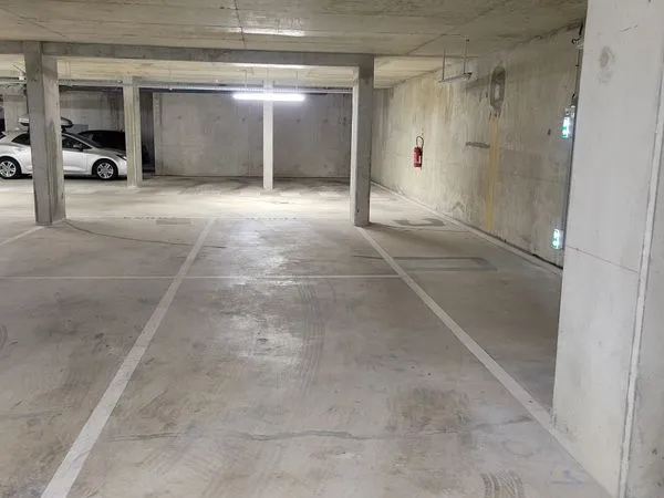 Place de parking à louer