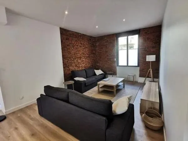 Chambre dans maison rénovée * 1 pièces * 15 m2 * 31200 TOULO