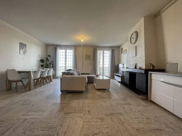 Appartement 6 pièces 158 m²