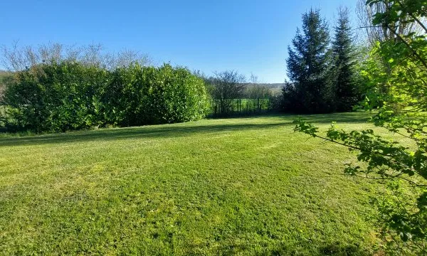 Terrain 1900 m²