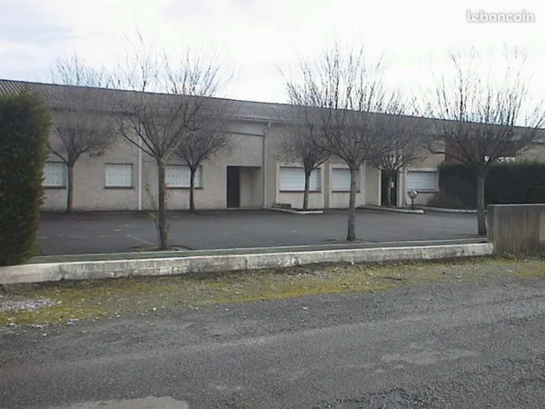 BERLANNE/MORLAAS - ZI BERLANNE - LOCAL BUREAUX + ATELIER - 220 m2