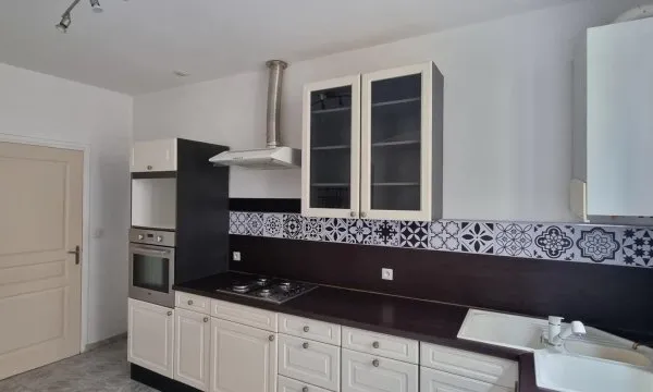 Spacieux T2 de 68 m² en rez de chaussé