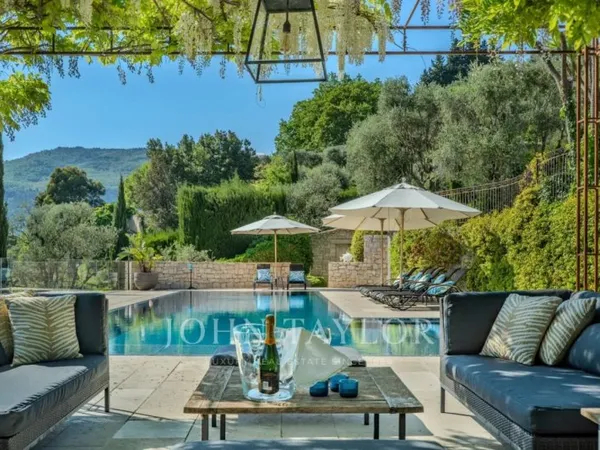 Magnifique bastide familiale avec vue panoramique à louer proche