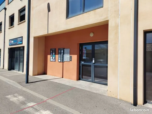 Local Professionnel, Commercial ou bureau 65 m² - Pôle Médical Services