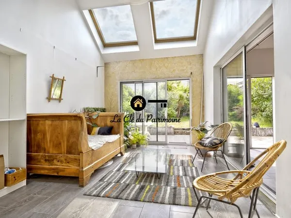 MAISON FAMILIALE 185 m2 - BEAU JARDIN 200 m2 - MONDÉSIR - SA