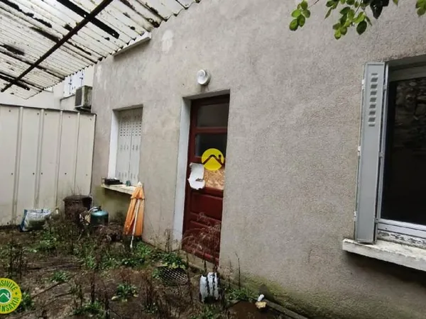 Jolie ville bordée par la Creuse