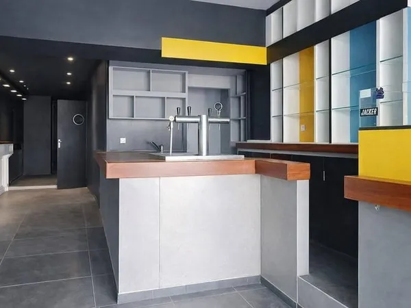 Local commercial 151 m²