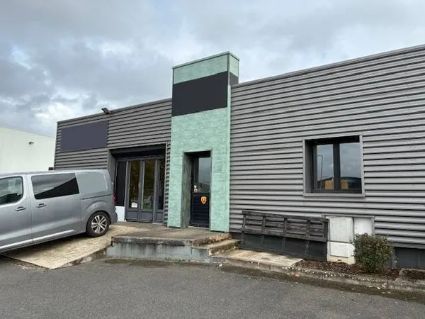 Local d'activité 89 m²