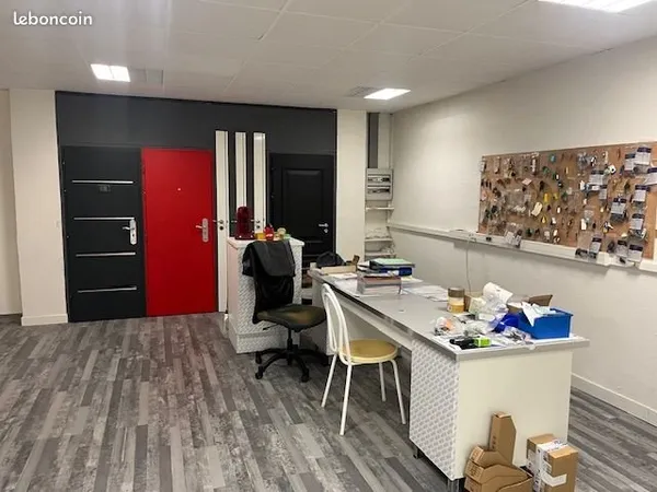 LOCAL D'ACTIVITÉ / STOCKAGE 160 m²