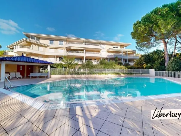 Saint-Raphaël - Appartement de prestige au coeur du quartier recherché de Boulouris et à 350 m à pie