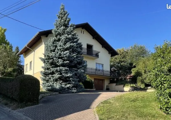 Maison 8 pièces 192 m²