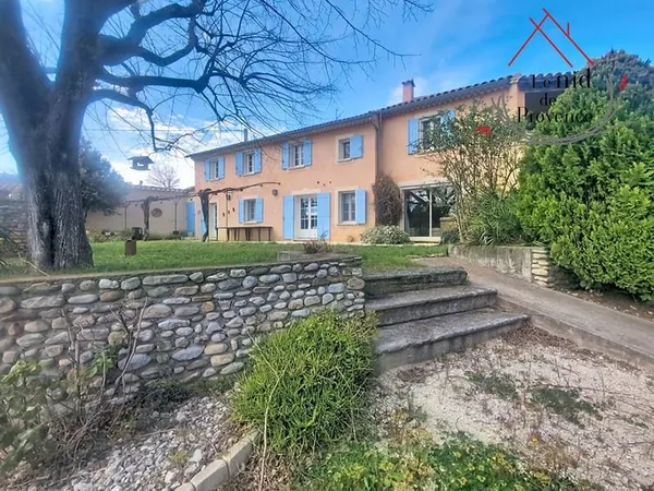 Corps de ferme rénové 365 m2 avec piscine et 8 chambres fort potentiel !