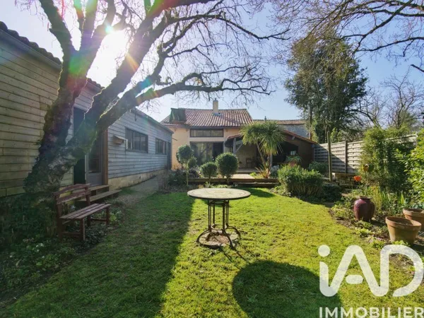 Maison 8 pièces 212 m²