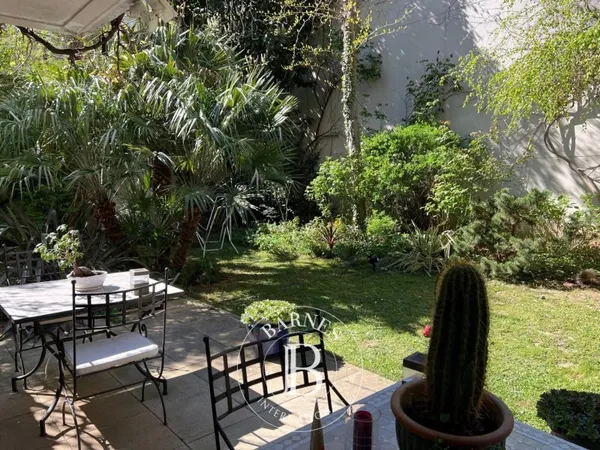 Exclusivité - RARE - Rue Saint-Maur - Trois / Quatre pièces avec grand jardin privatif