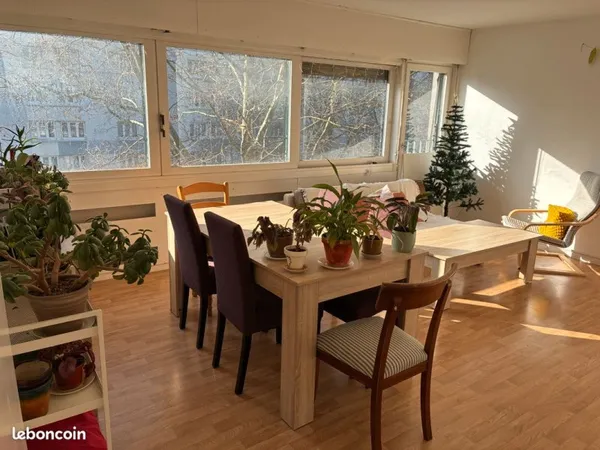 Chambre en sous-loc à côté de la gare