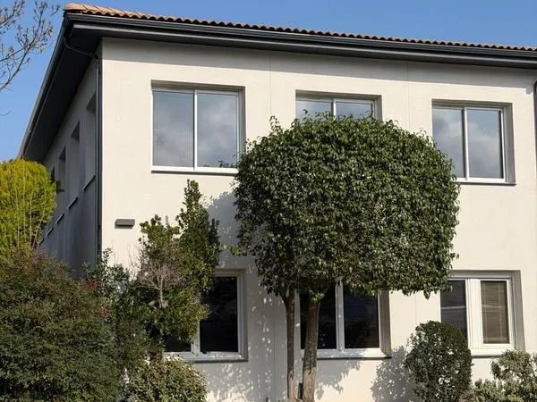 Bureaux rénovés à louer - Plateaux divisibles de 109 à 425 m² - Avignon Nord
