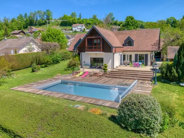 AIX LES BAINS NORD, grande villa avec piscine à vendre
