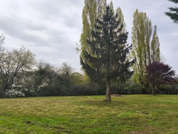 Terrain 778 m²