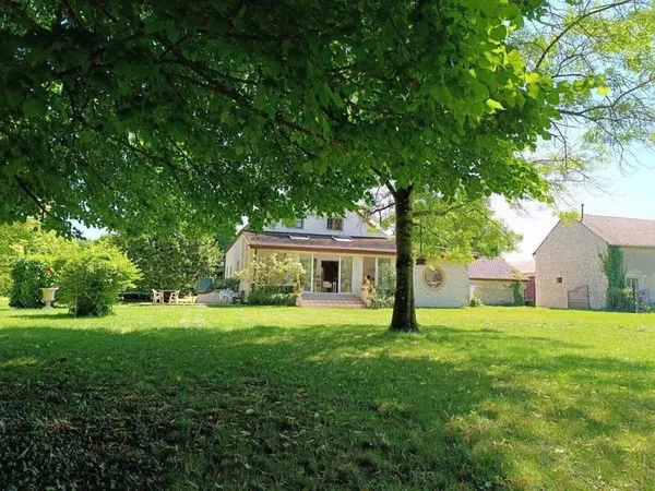 Maison 9 pièces 297 m²