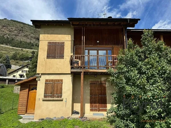 MAISON INDIVIDELLE DE DEUX LOGEMENTS - PORTE PUYMORENS