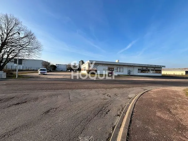 Local 673 m²