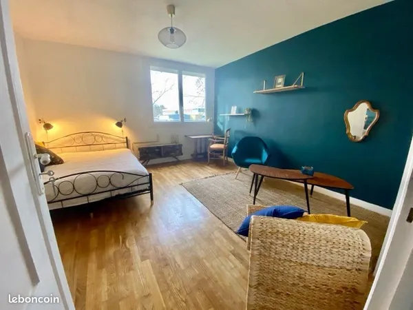 🏡 Grande chambre meublée 16 m² - tarif été