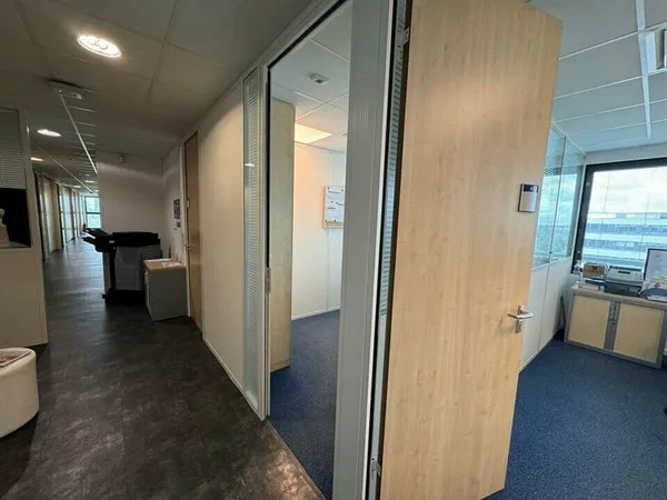 Bureau et espace de travail Location Tours  480m² 6200€