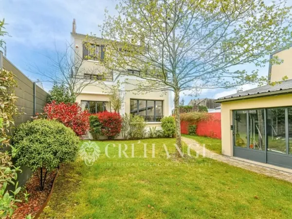 Élégante maison familiale rénovée | 180 m² | 4 chambres | Jardin