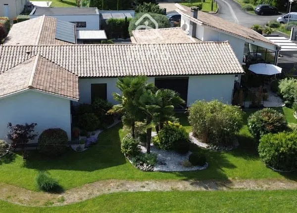 Villa 6 pièces 205 m²