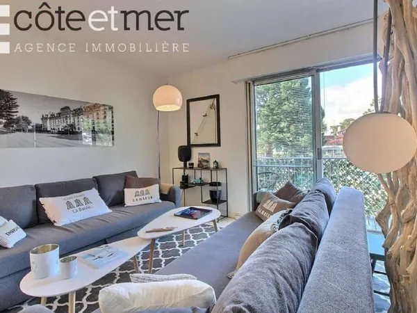 Studio 1 pièce 28 m²