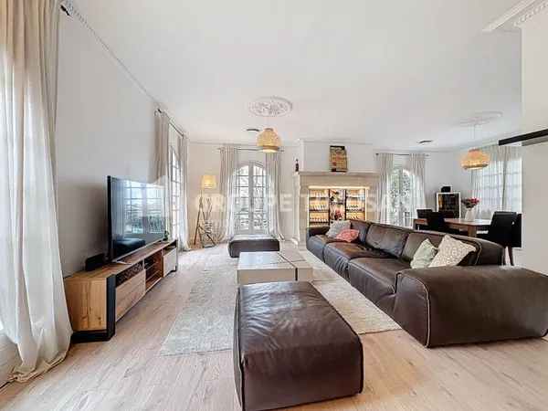 Maison 6 pièces 162 m²