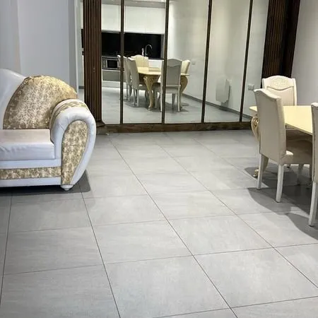 Loue F3 meublé Hagondange (gaz + électricité inclus) 1200 / mois